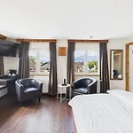 S'matt Hotel